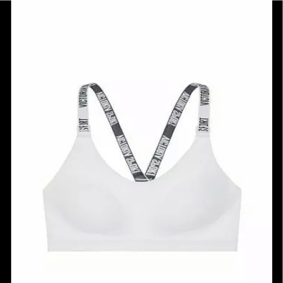 Victoria Secret - Picture 2 of 3